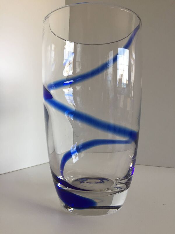 Grand vase en verre cristal épais design moderniste liseré cobalt