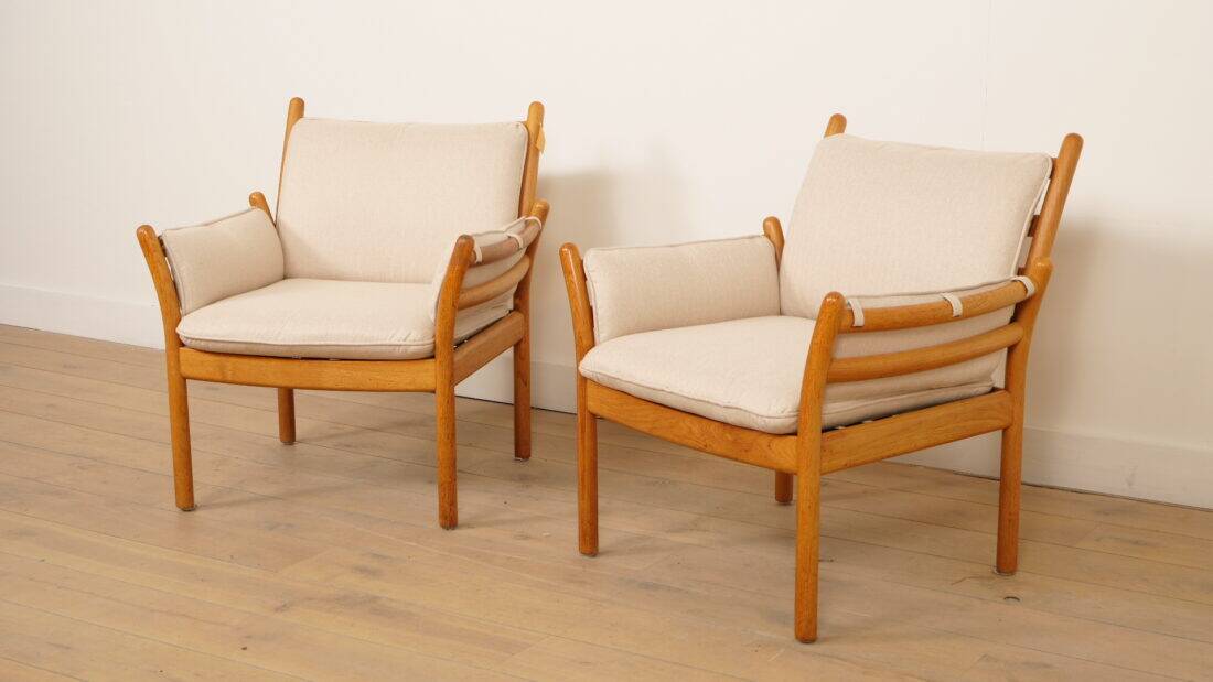 Set of 2 vintage armchairs | Illum Wikkelsø for Silkeborg | Model Genius | Teak