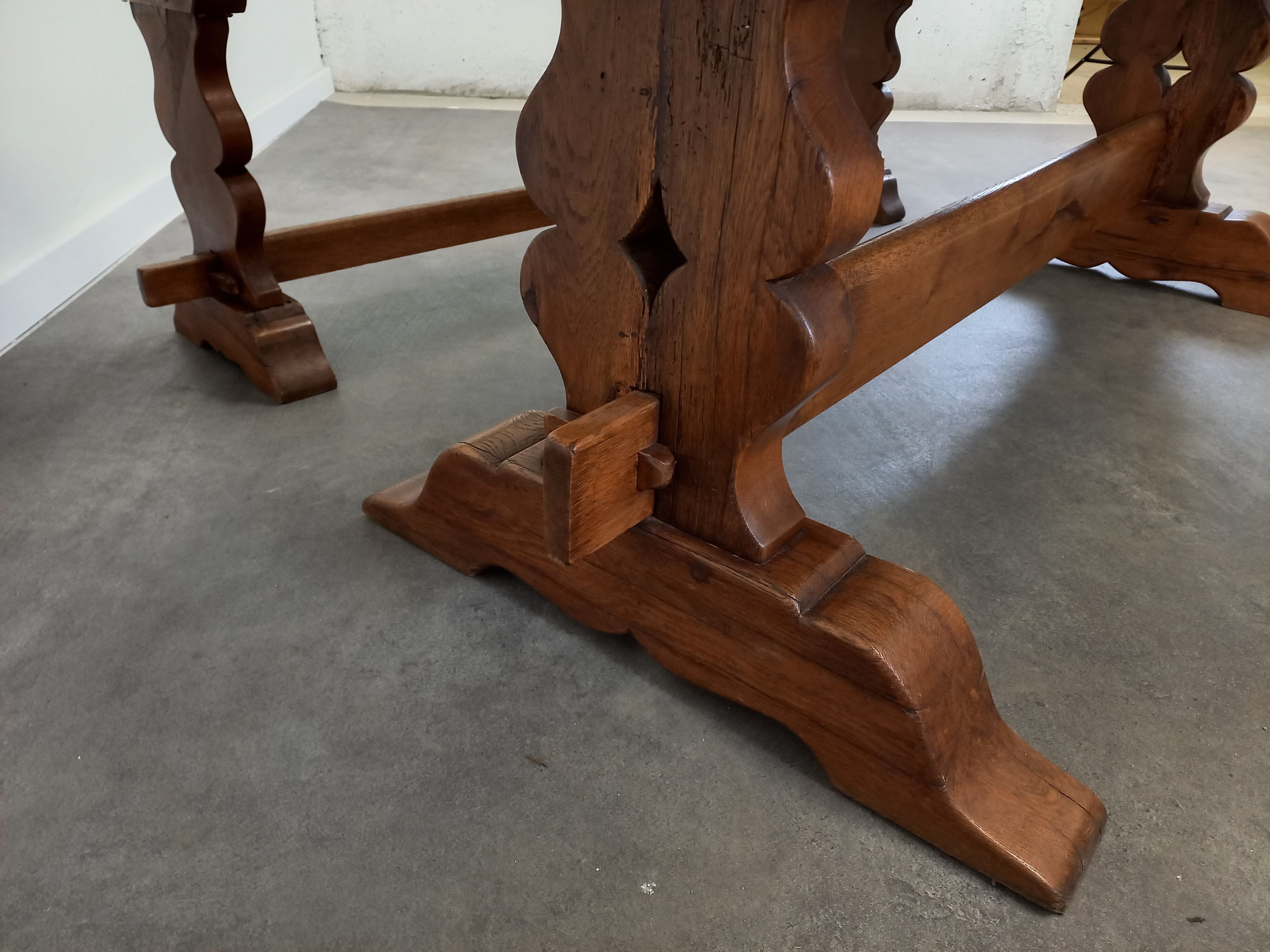 Farmhouse table and its 2 benches