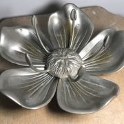 Vintage lotus flower ashtray with 5 removable petals in silver metal