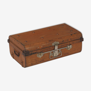 Trunk travel indian metal brown victorian period patina and piece of origin 71x41x26cm