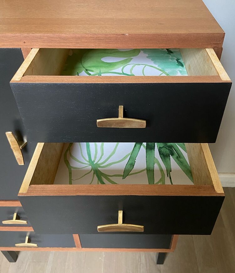 Storage cabinet