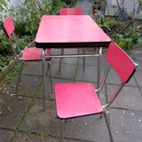 Table and chairs/stabonet in 60s formica