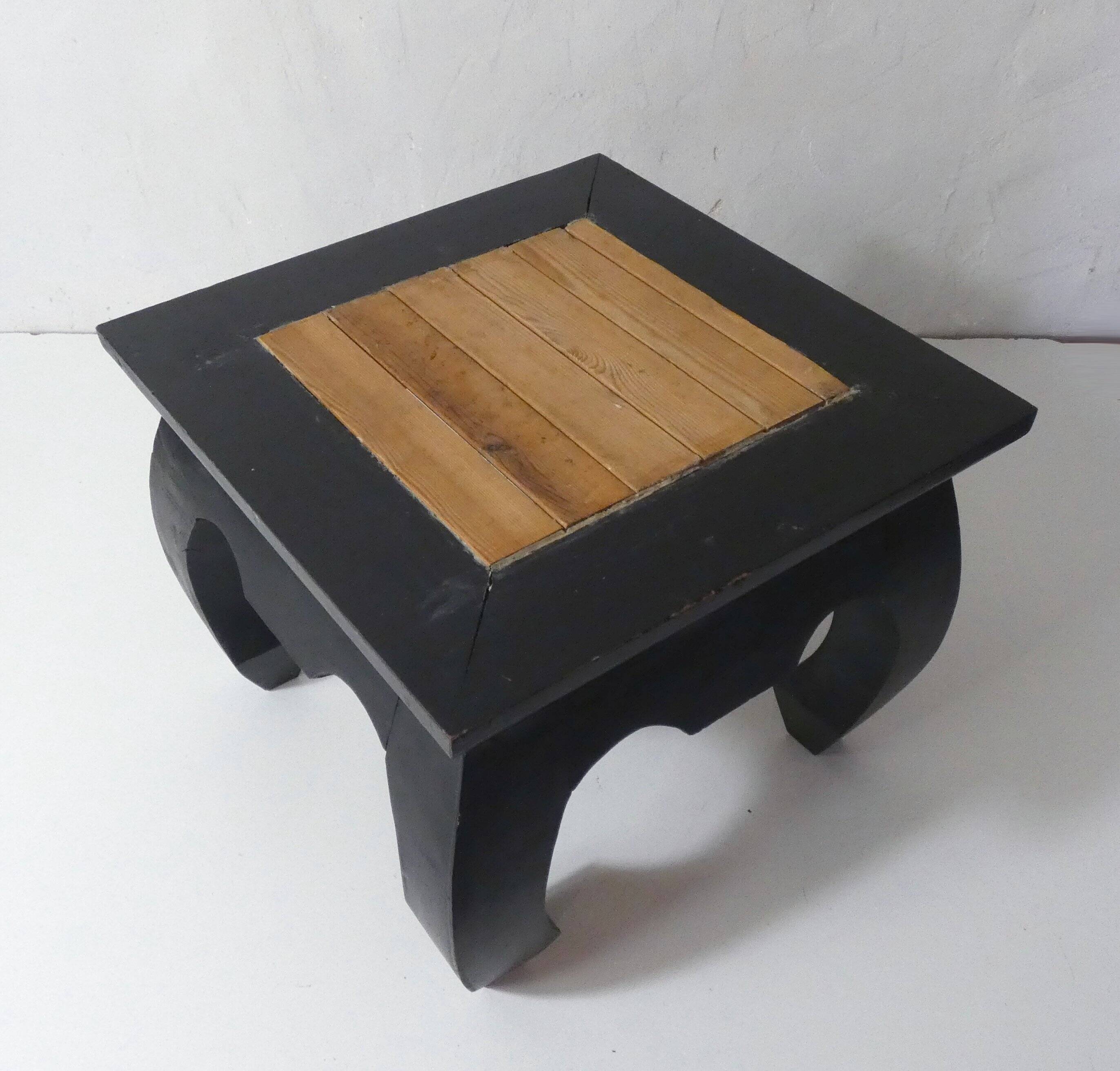 petite table d'appoint porte plante en bois massif