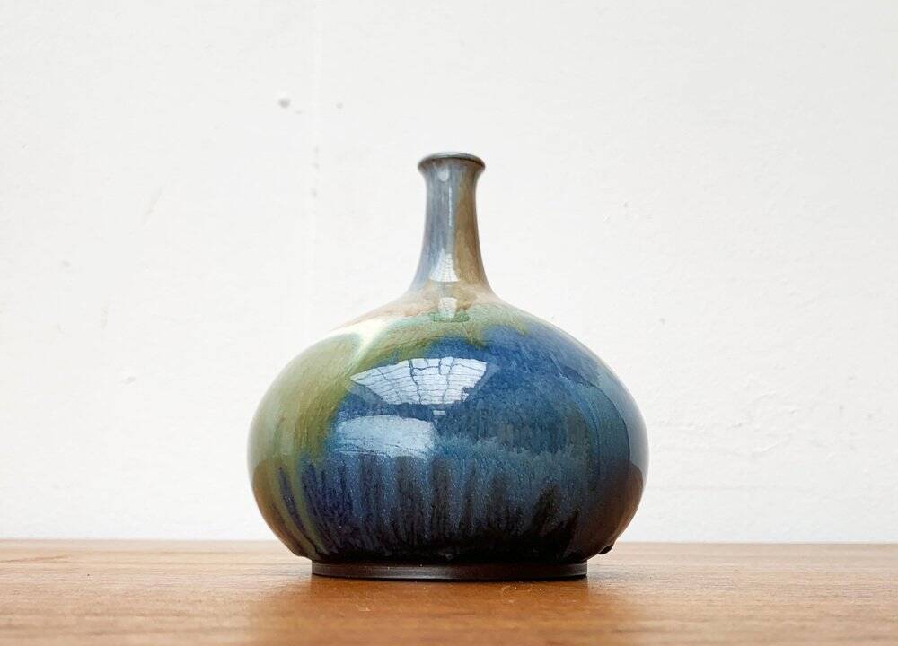 Mid-century German studio pottery vase by Janne Reckert-Cordua, 1960s.