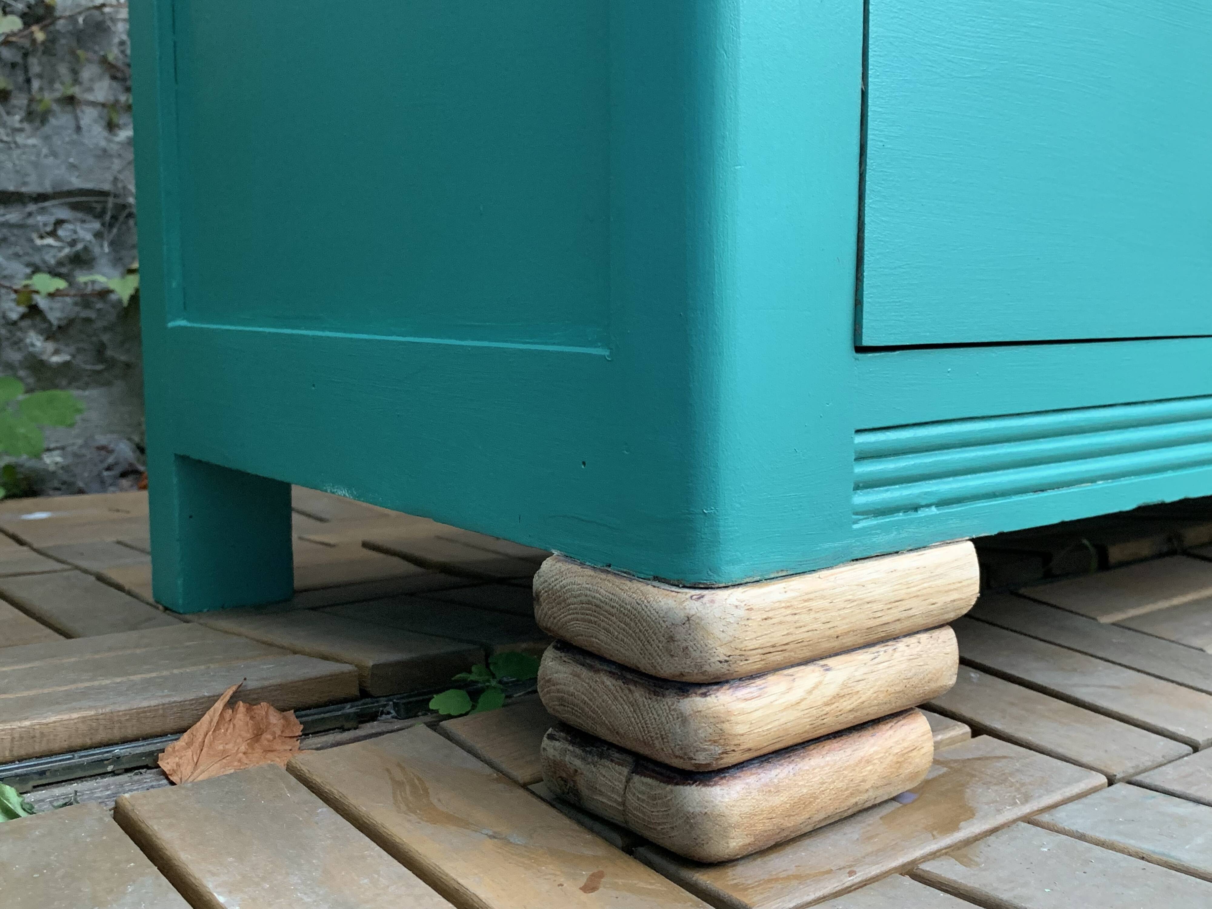 Asymmetrical Parisian wardrobe 1930