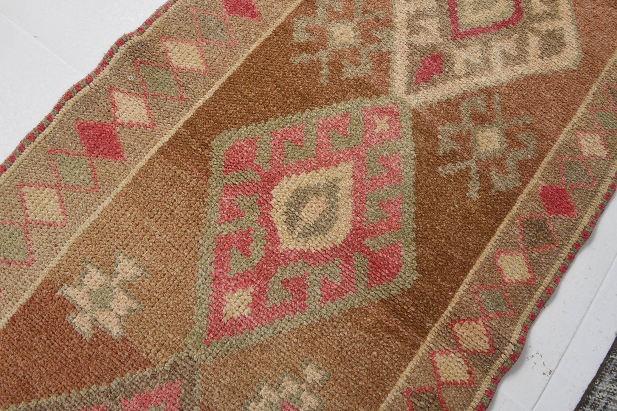 Taupe & Dusty Pink Vintage Carpet For Hallway, 83x308 Cm