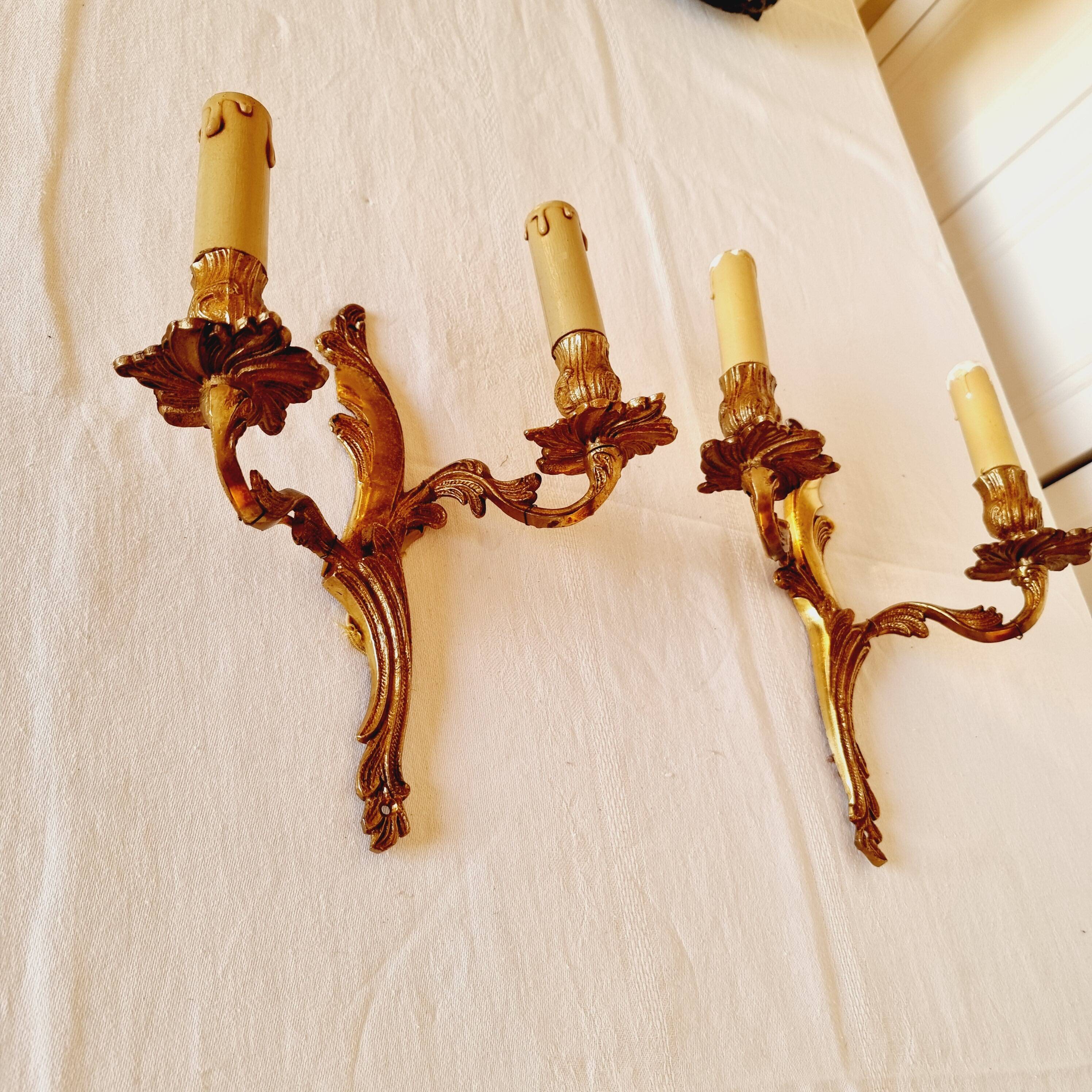 2 french bronze sconces from the beginning of the 20th century in louis xv rocaille style, electrical system