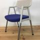 Chaise Vitra blanche et bleue