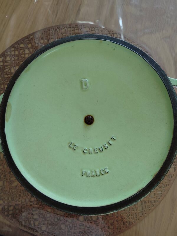 Cocotte en fonte marque Le Creuset