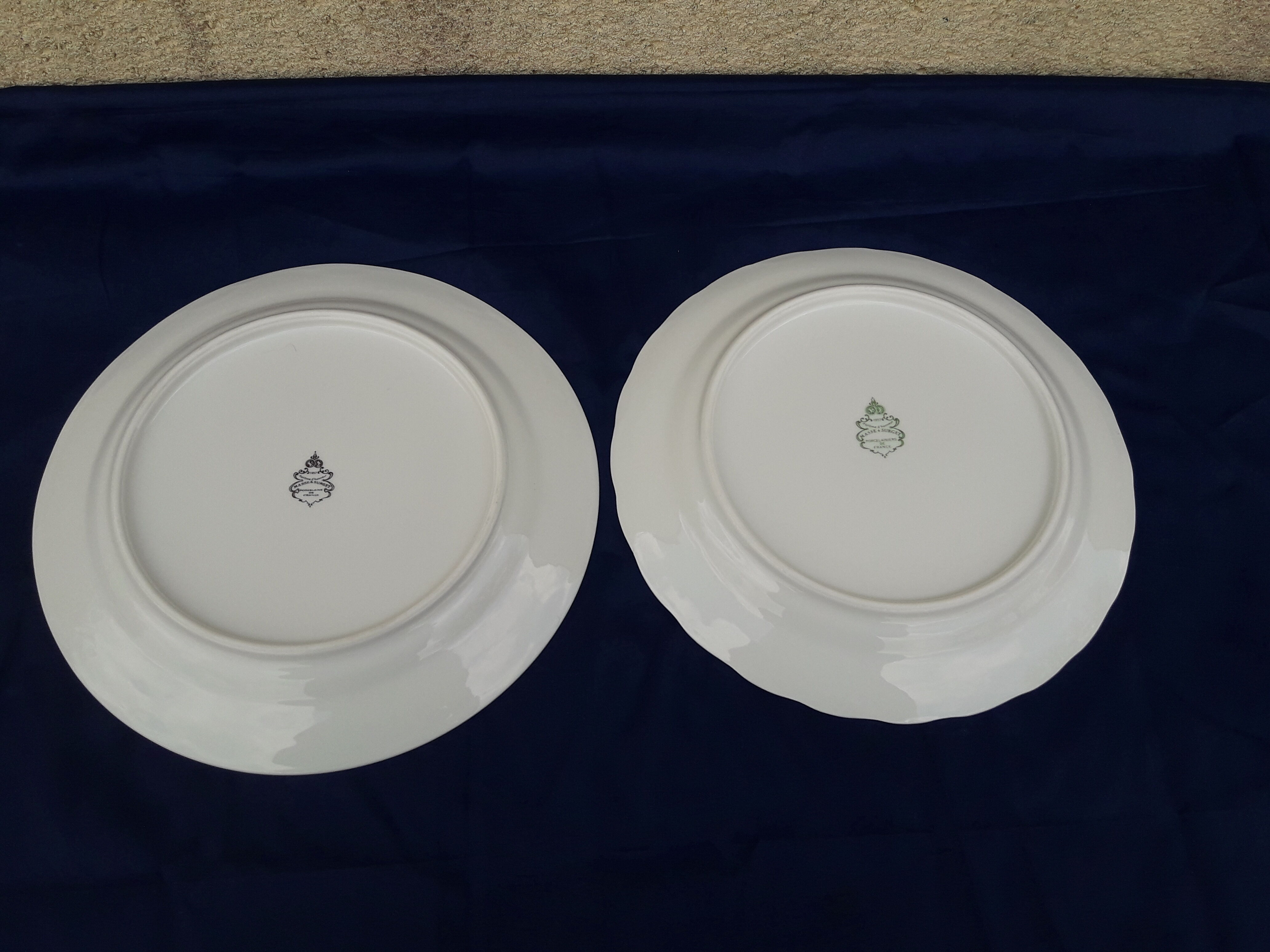 2 porcelain plates Mass and Surget diam 24 cm