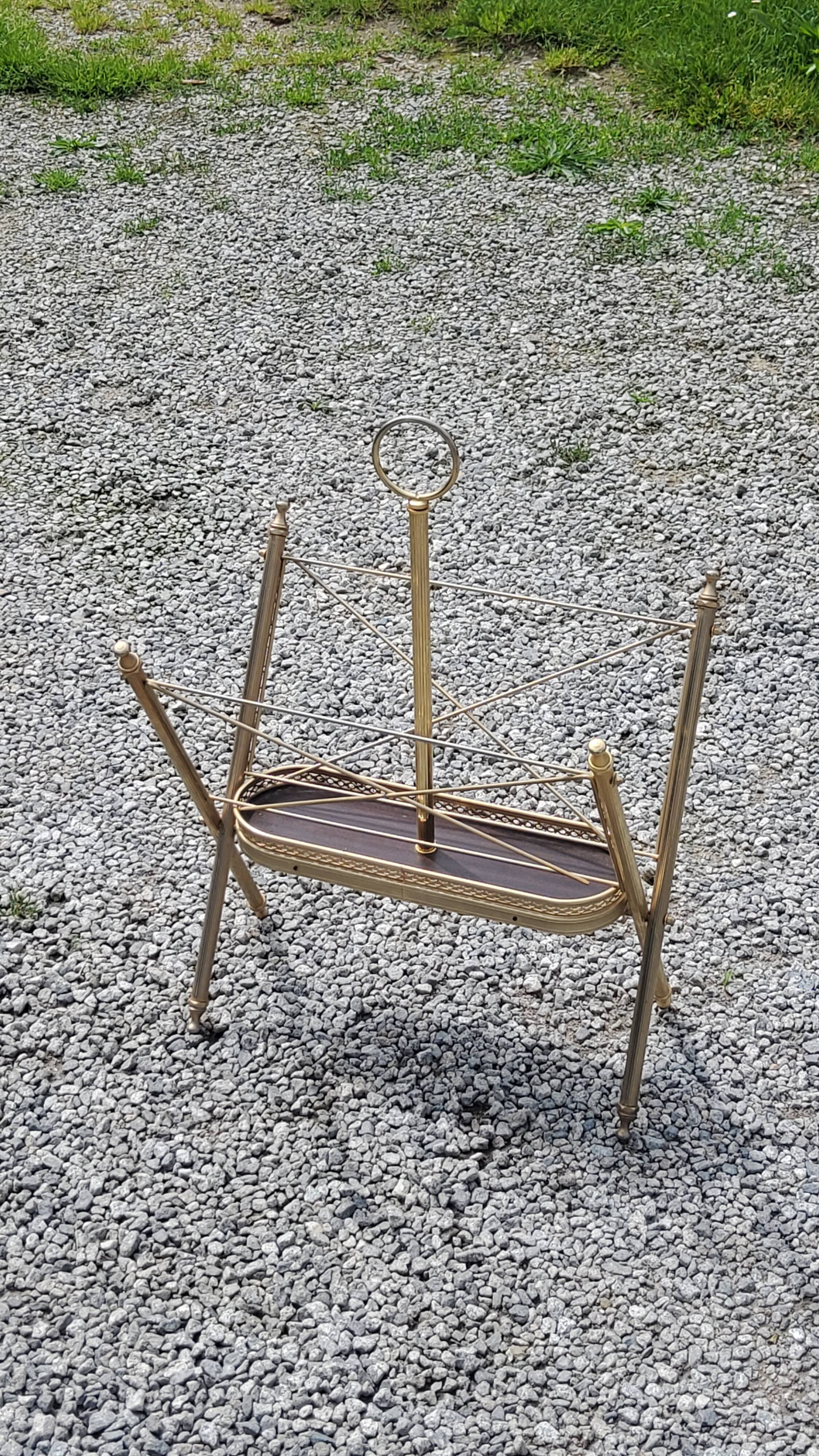 Vintage magazine rack from the 60s in neo-classical style in gold metal and mahogany