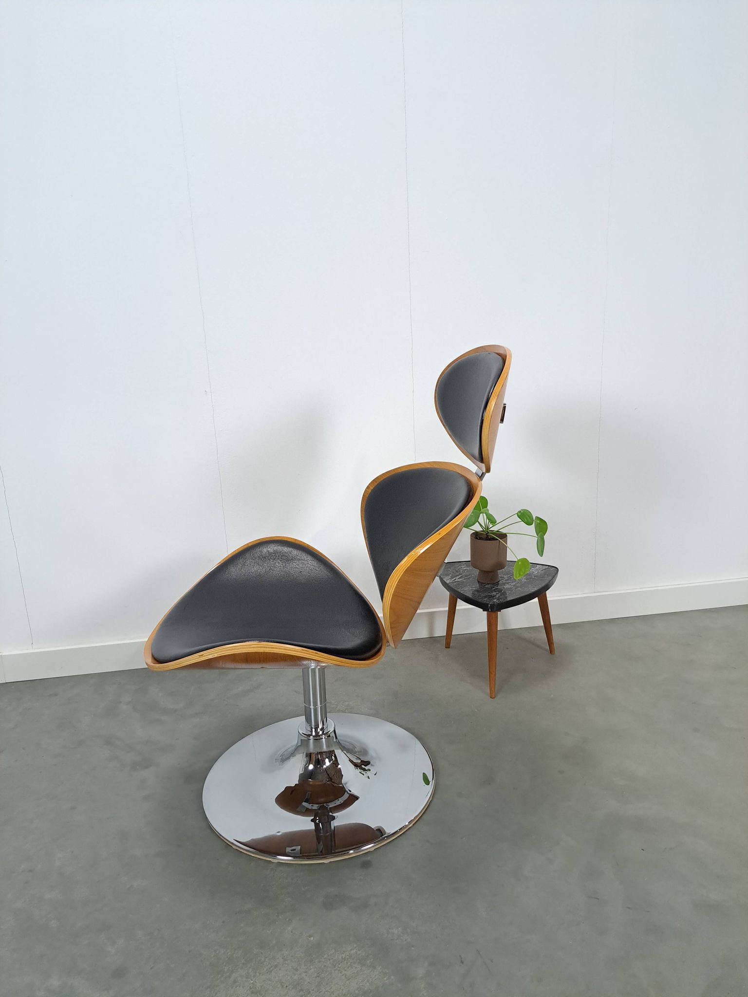 Dan-Form Curve loungestoel, draaifauteuil Denemarken