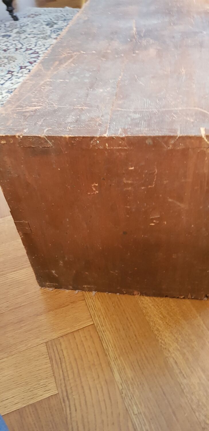 Meuble en sapin brut de quincaillerie
