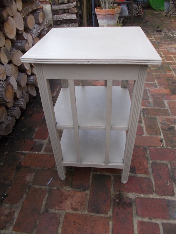 Sellette en bois gris