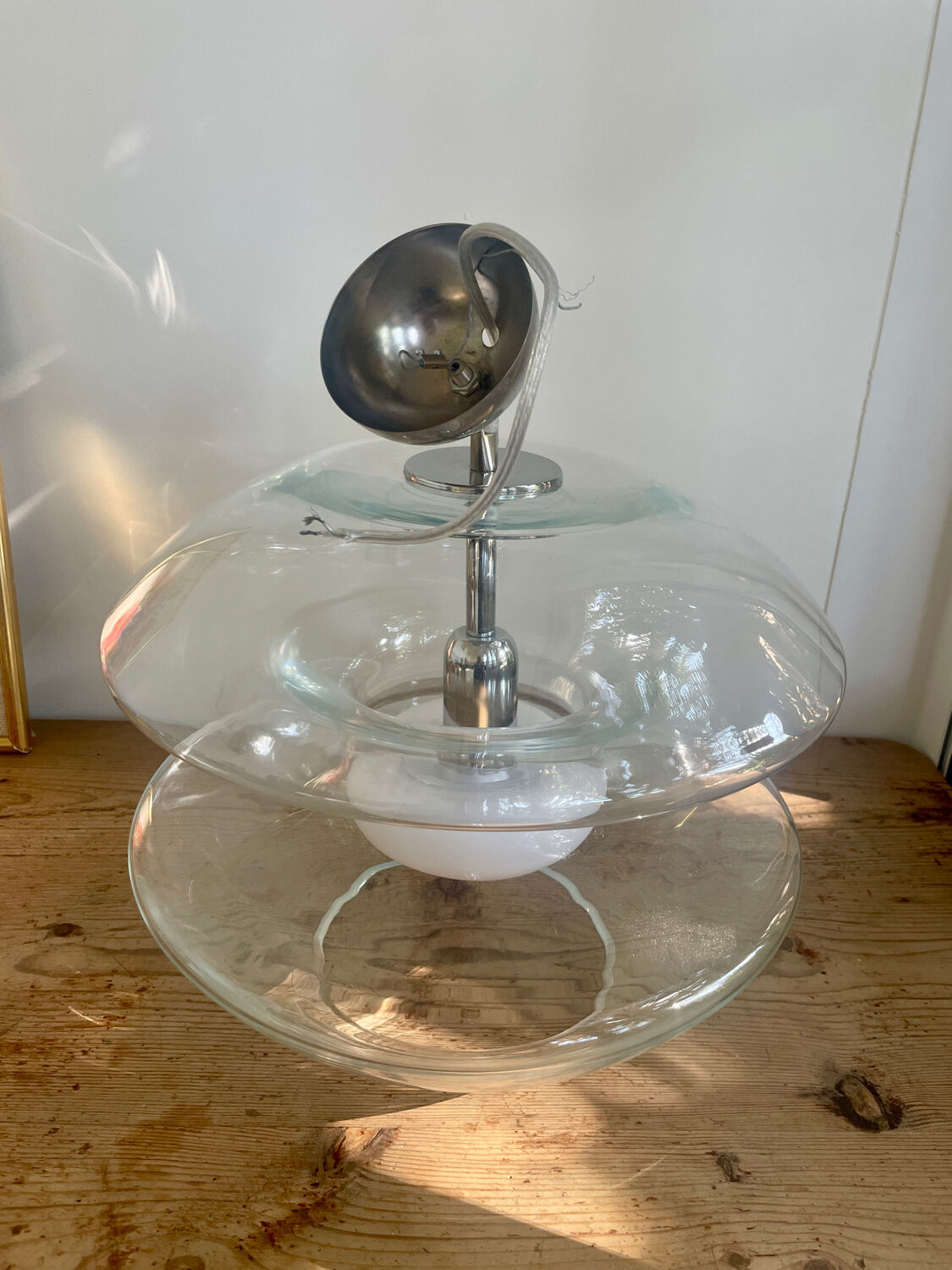 Retro glass suspension