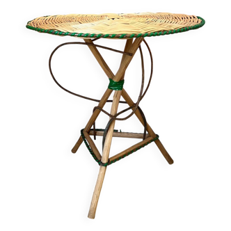Petite table en rotin