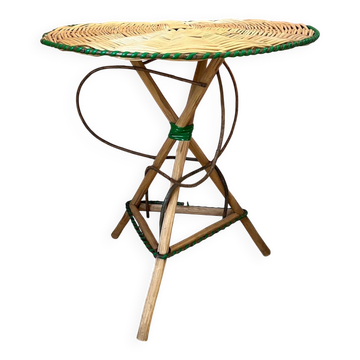 Petite table en rotin
