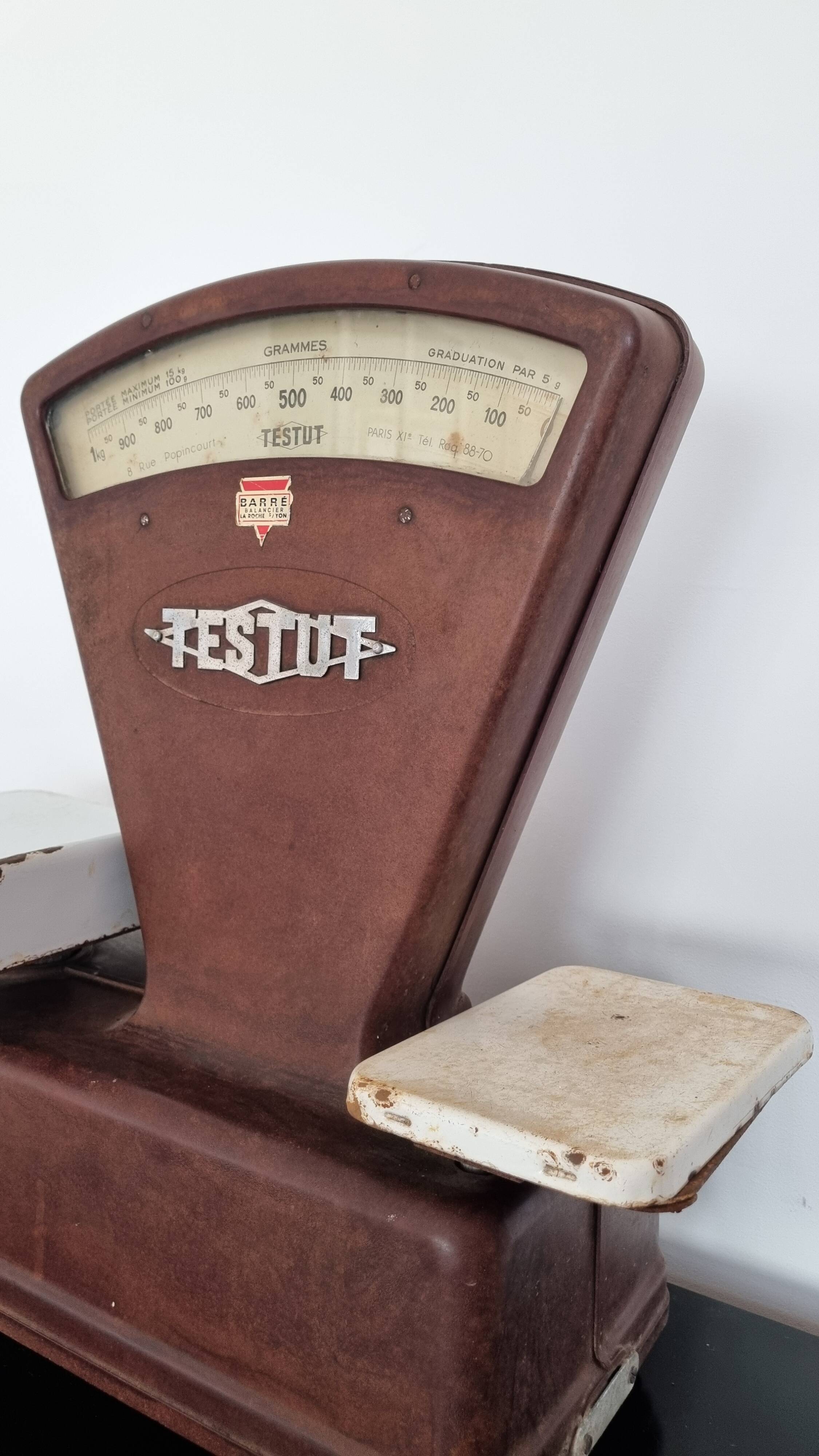 Vintage Testut scale
