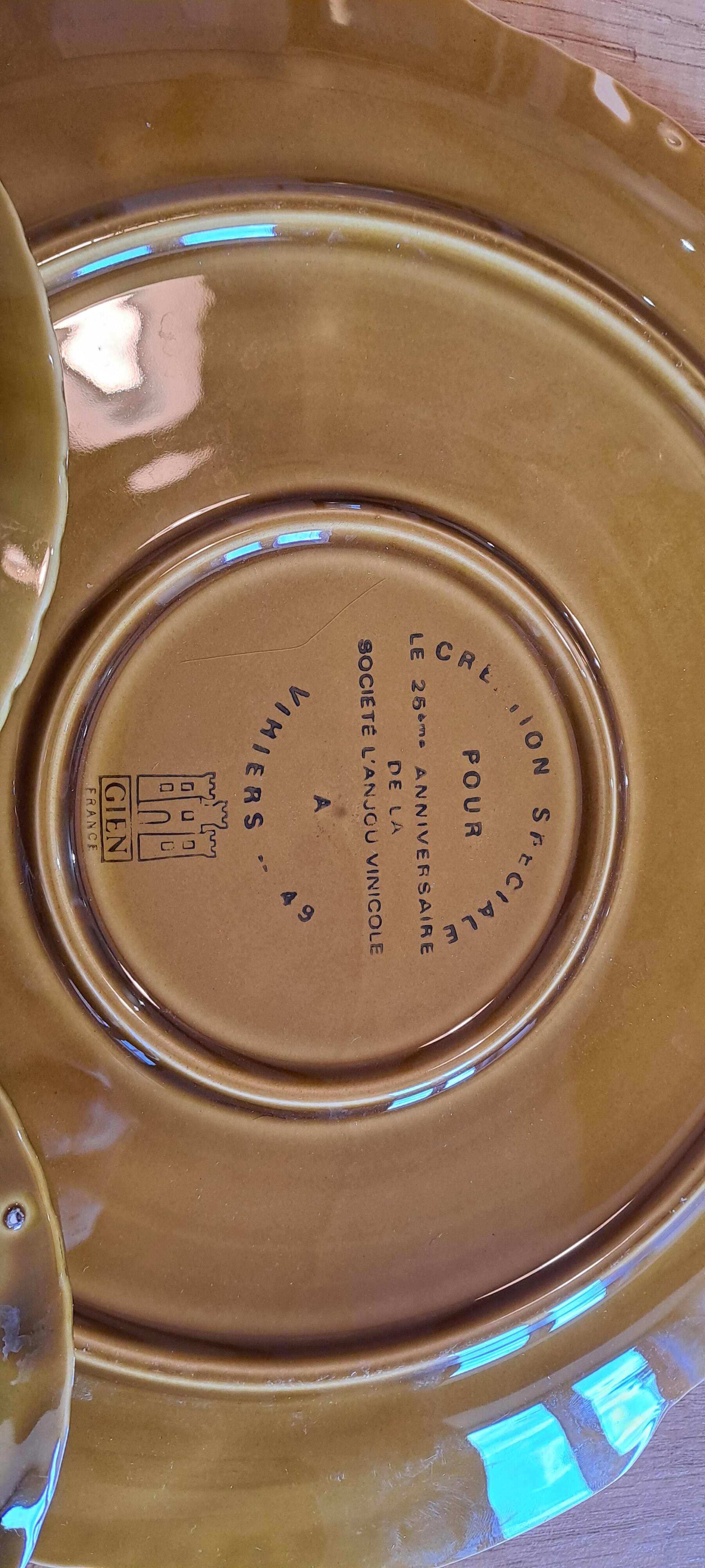 Gien earthenware cheese or dessert service