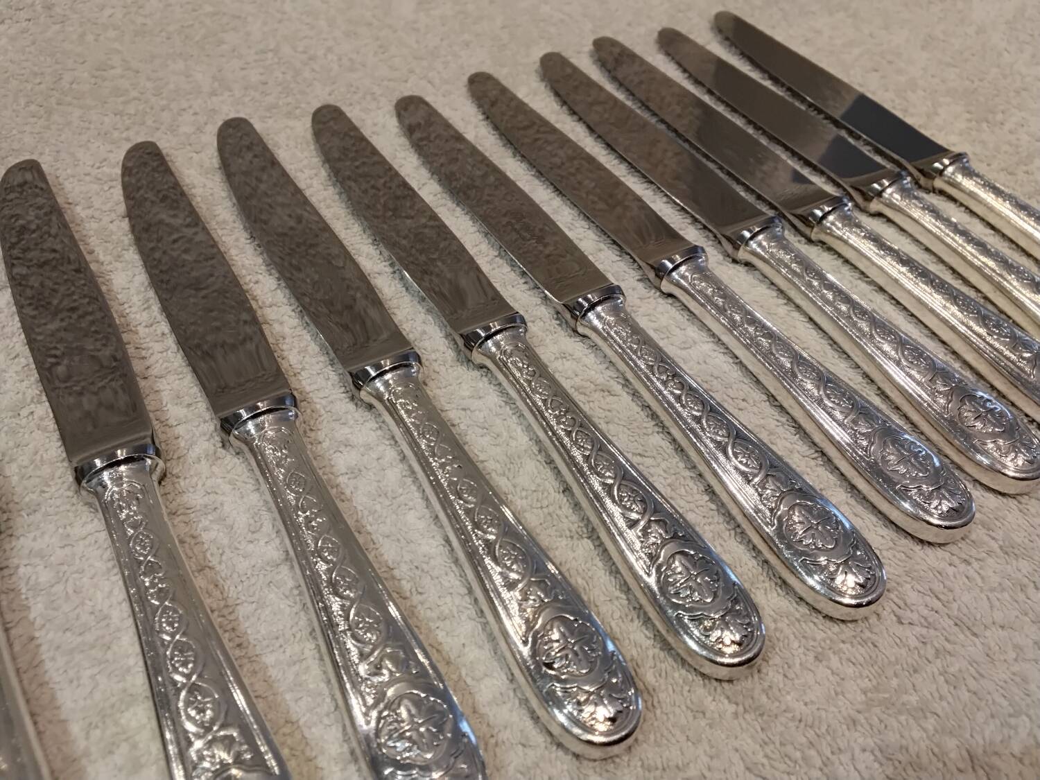 12 silver-plated dessert knives by Christofle Villeroy LXIV