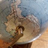 Relief globe