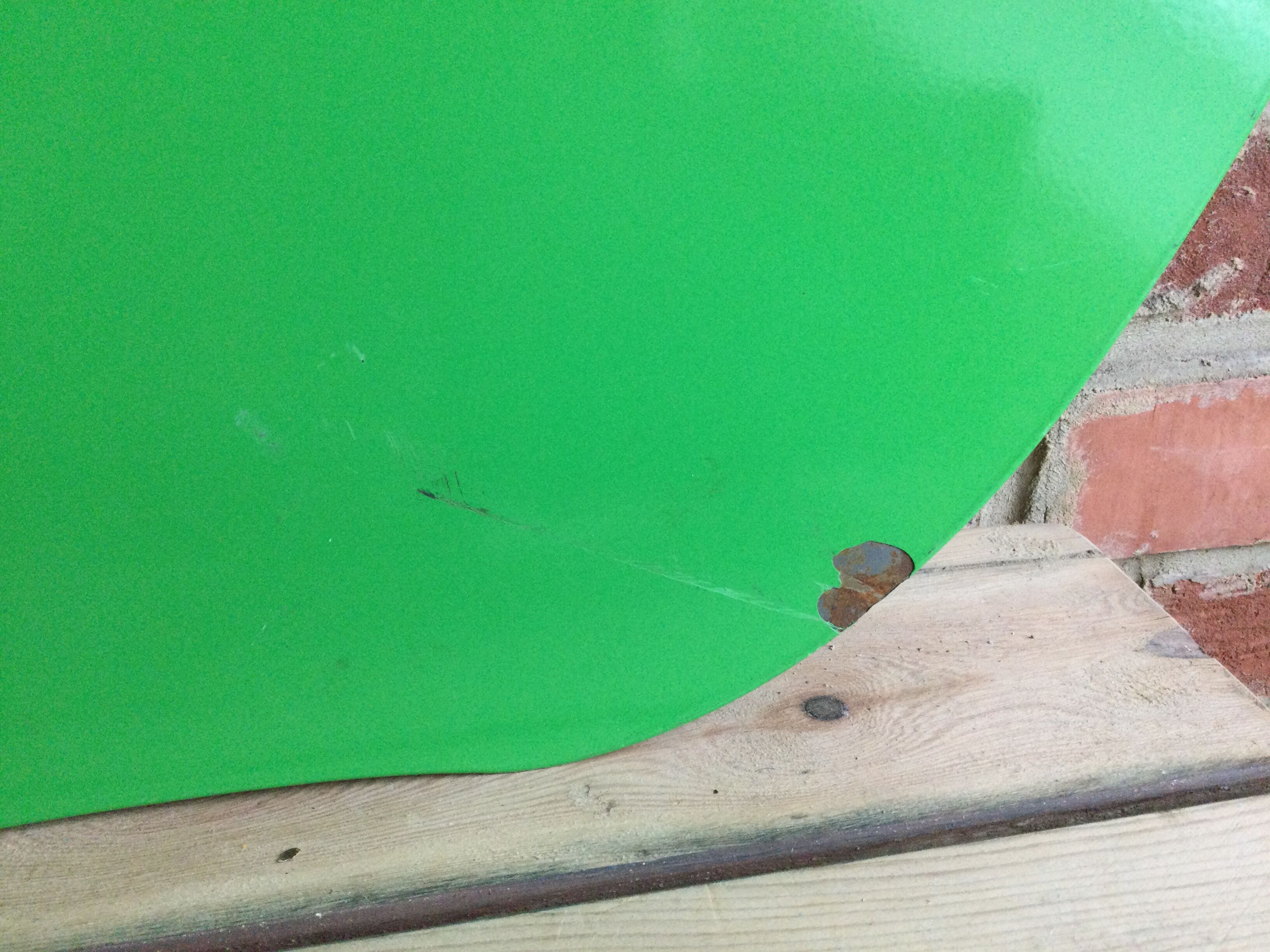 2 green and red apple magnetic panels