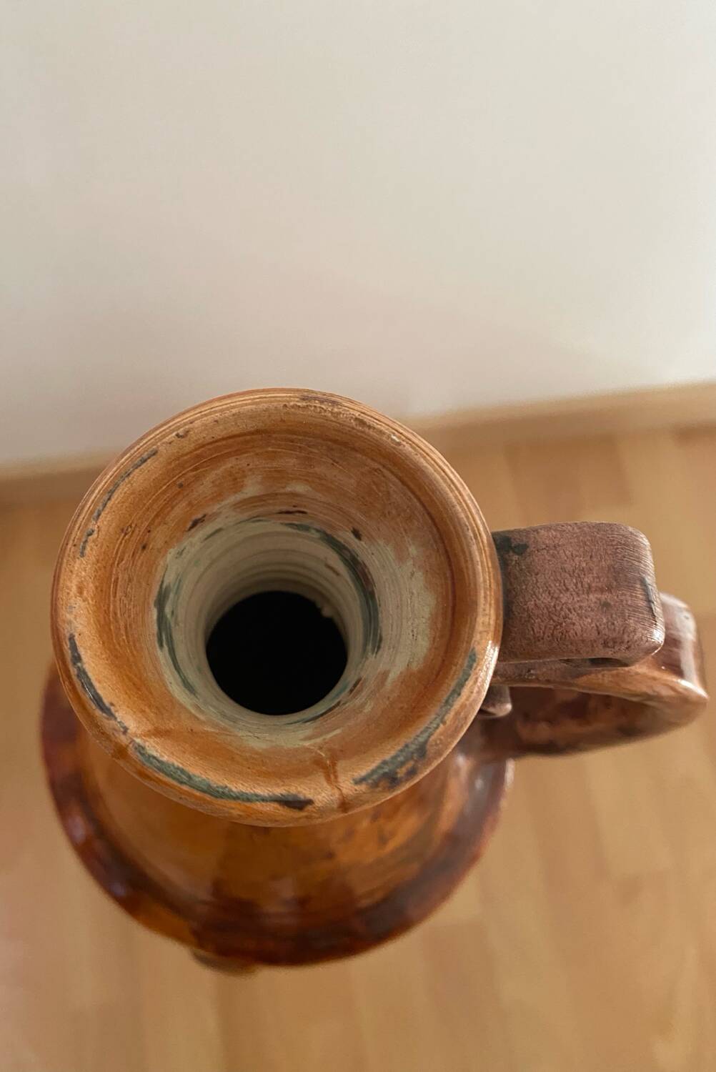 Tripod pottery