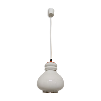 Suspension of the 70s in white opaline