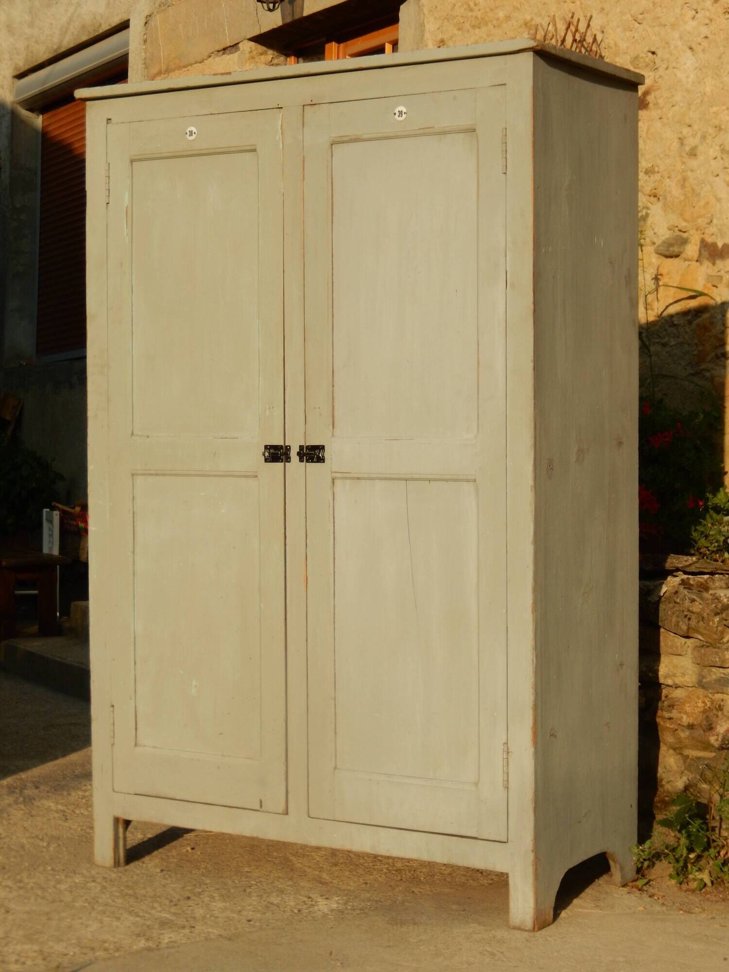 Old workshop wardrobe - Parisian locker cabinet, worn patina