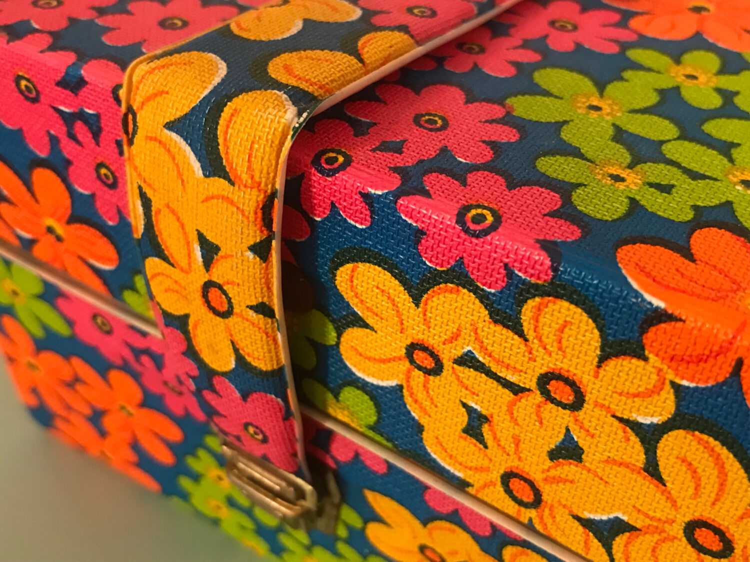 Suitcase sewing sewing box learning vintage flower