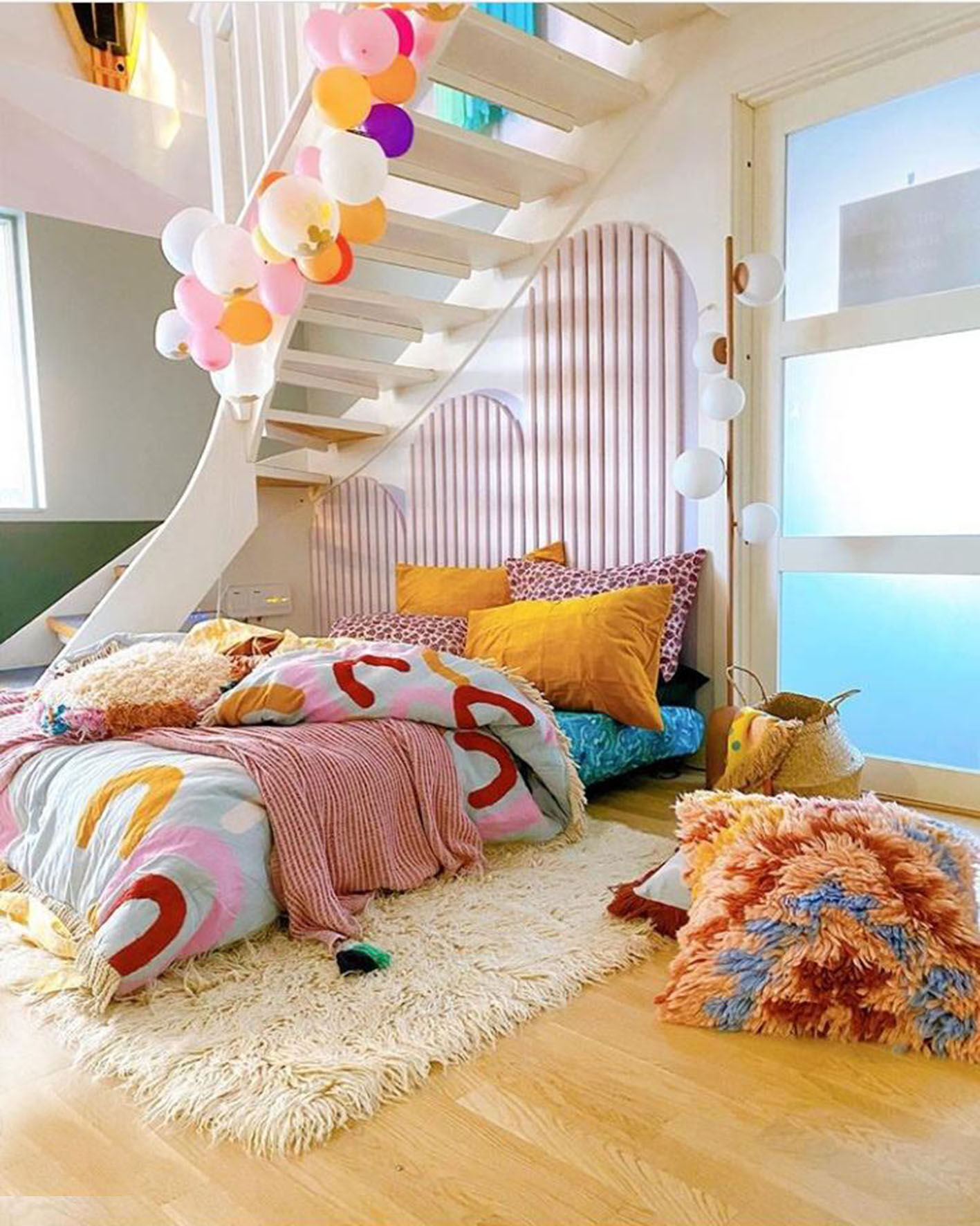 Pure merino wool rug shaggy handmade 166 x 191 cm