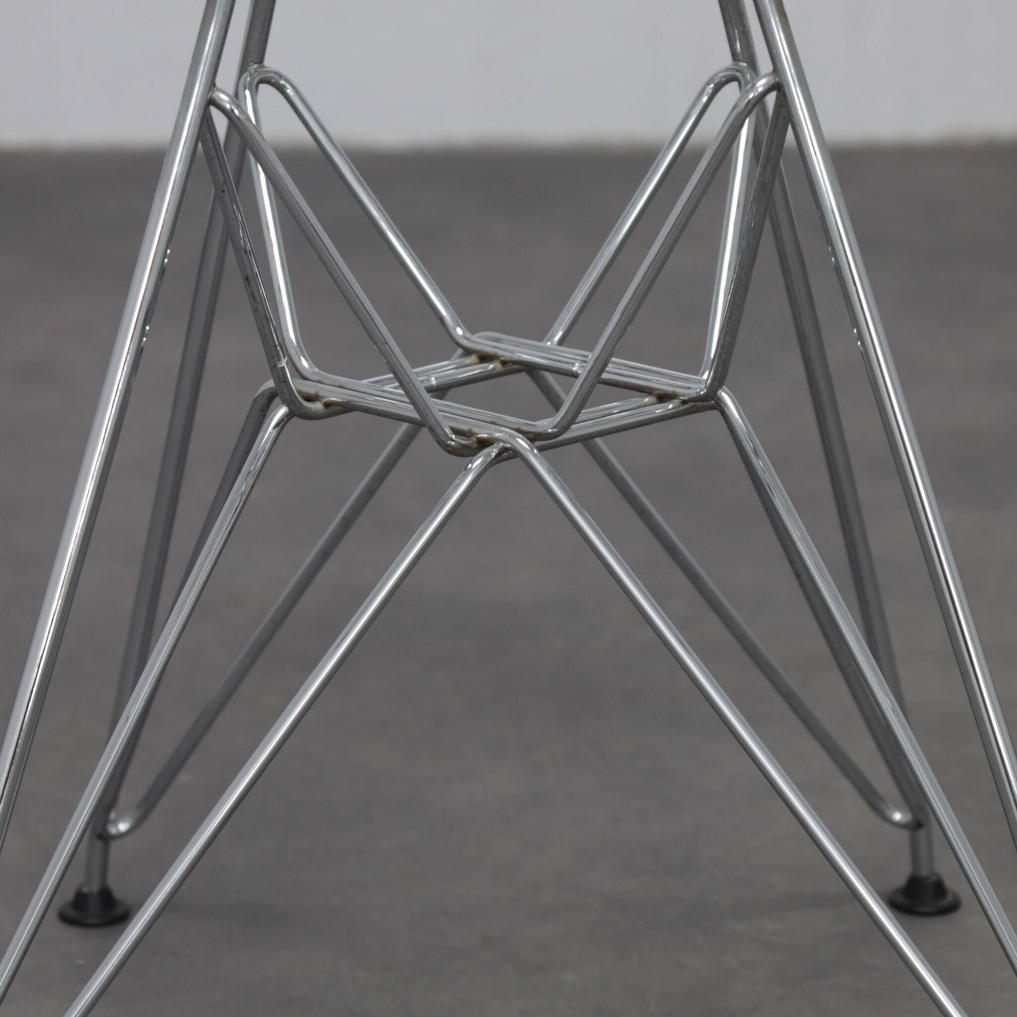 Iconic DKR wire chairs by Charles and Ray Eames for Vitra, set of 4