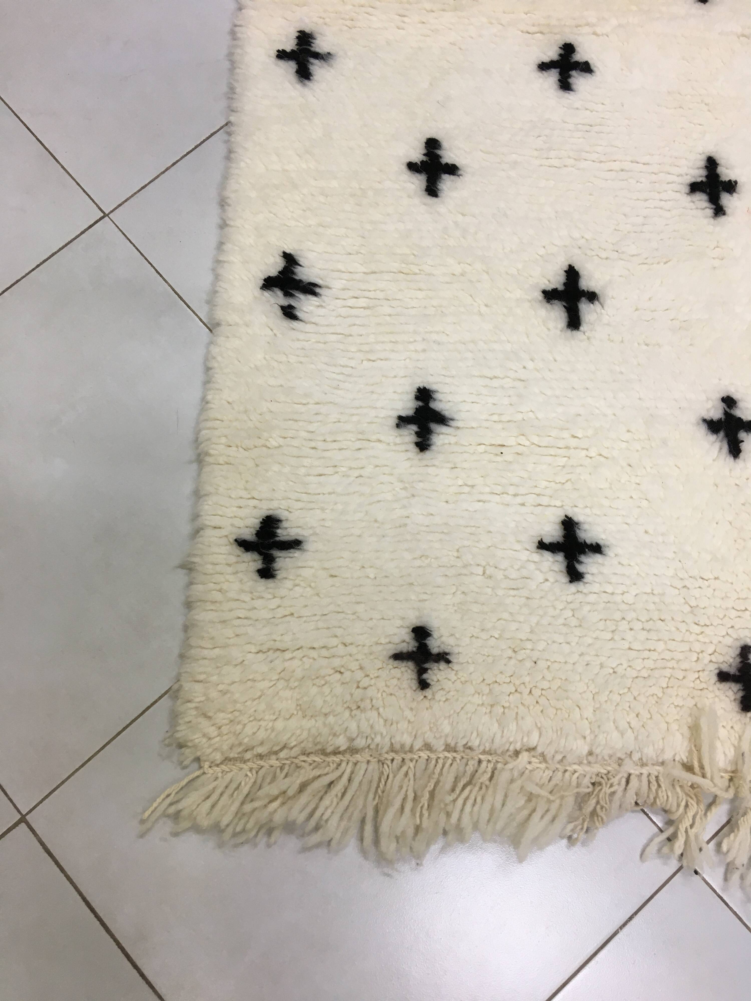 Berber Beni Ouarain rug 167 x 106 cm