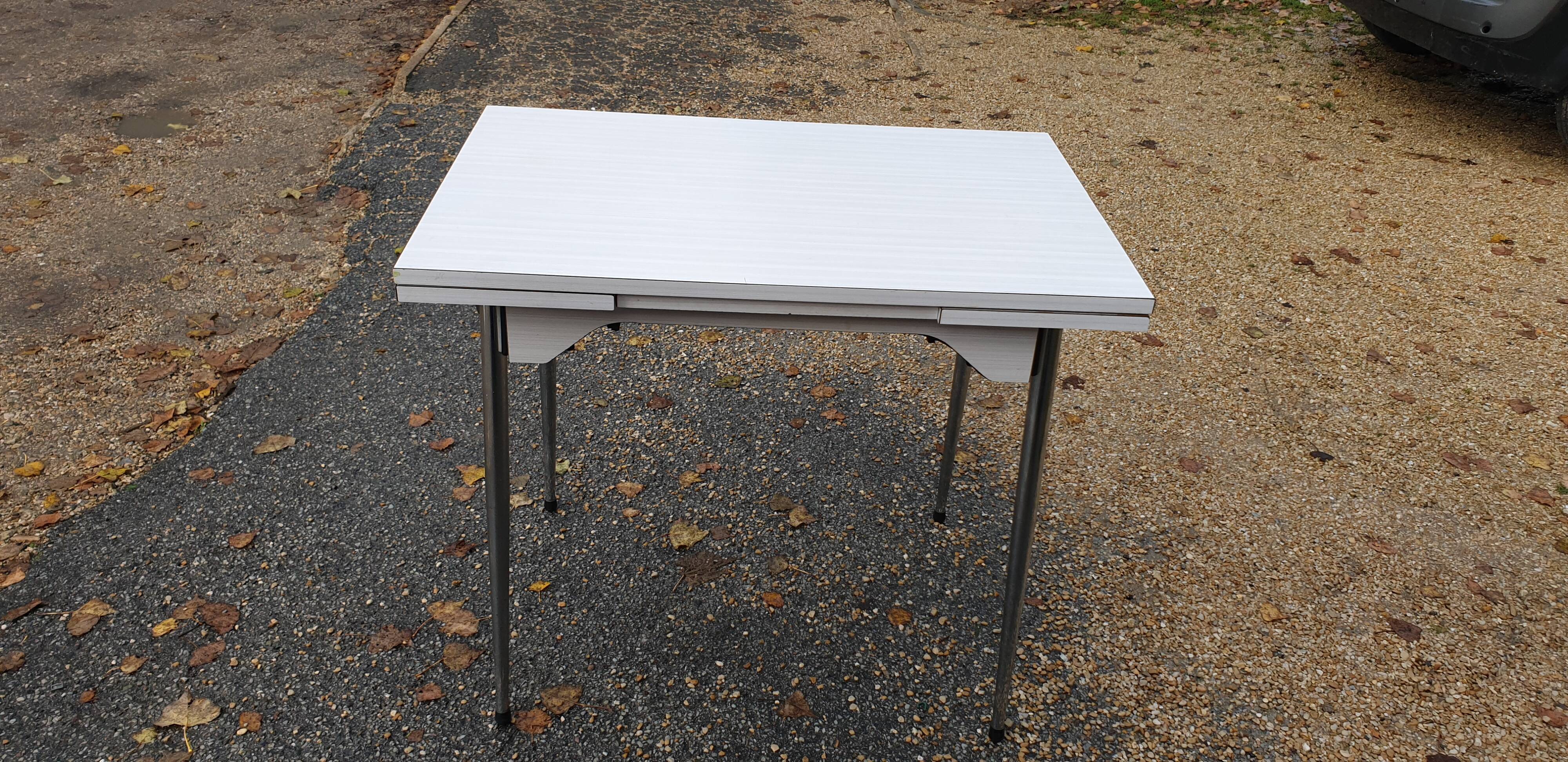 Vintage kitchen table formica