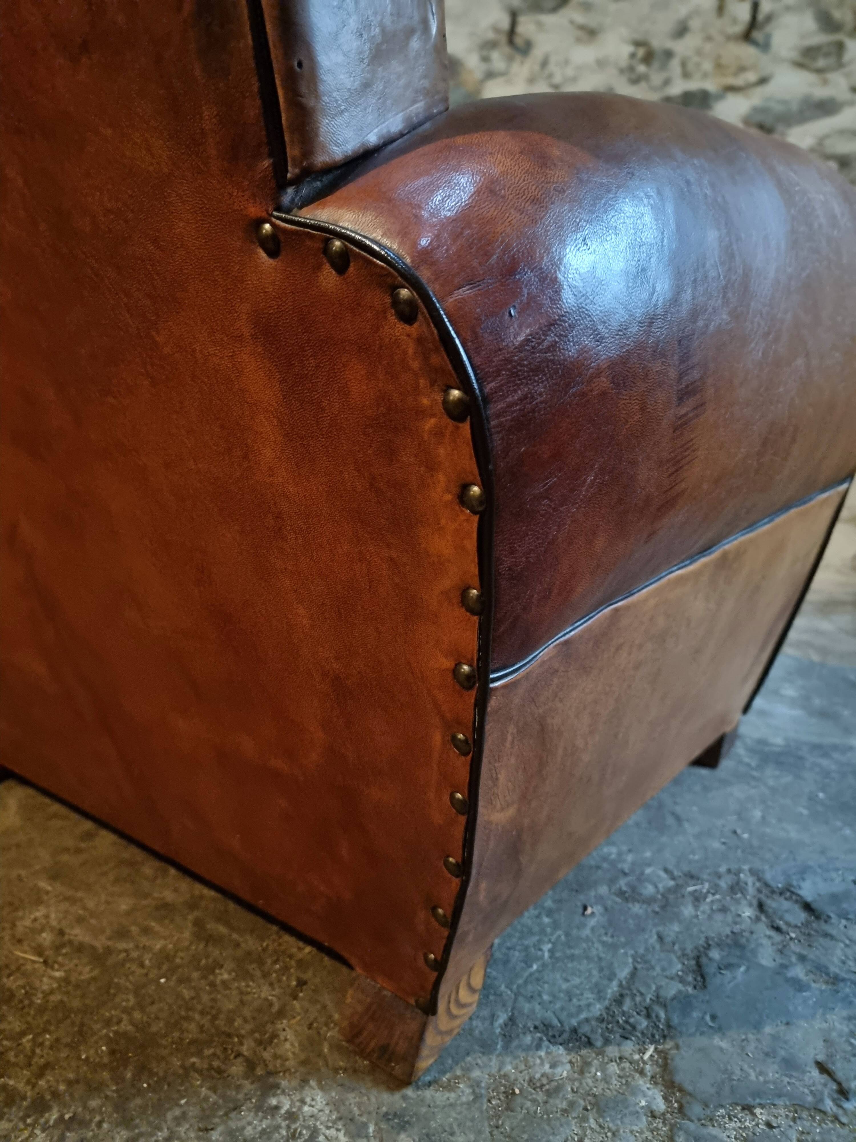 Fauteuil club français vintage en cuir, années 1940–1950 – fauteuil en cuir pleine fleur cognac