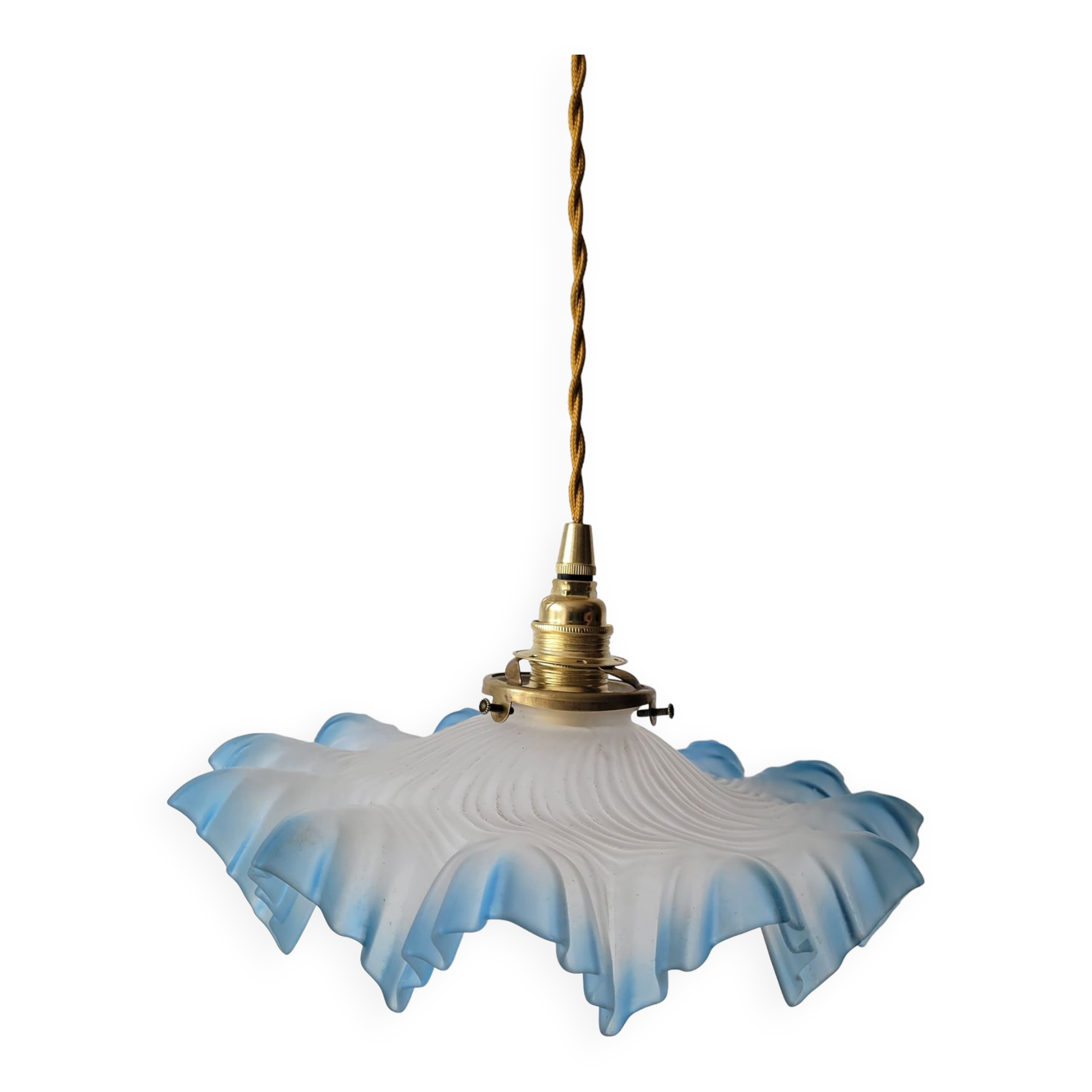 Suspension in opaline