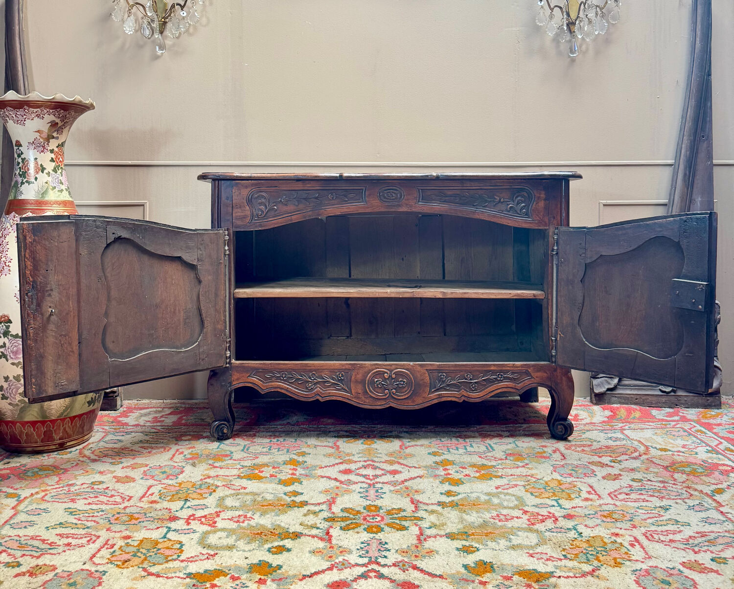 Buffet provençal en noyer d’époque Louis XV XVIII