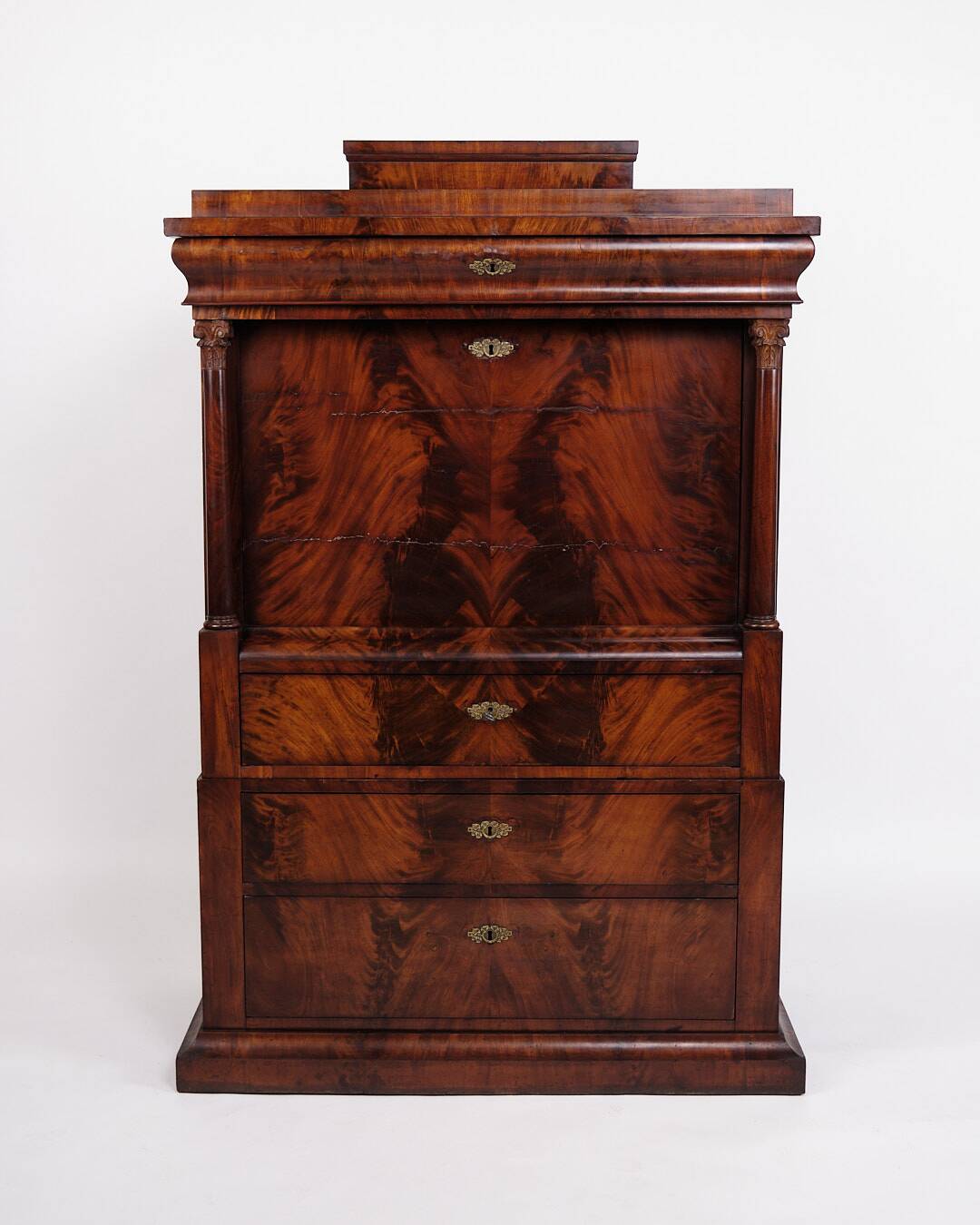 Secretary - Hand polished mahogany - Flame structure - 4 drawers - Year 1840s