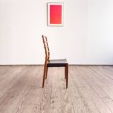 Chaise modèle 82 « Ambassade » en teck massif par Niels O. Møller, Danemark