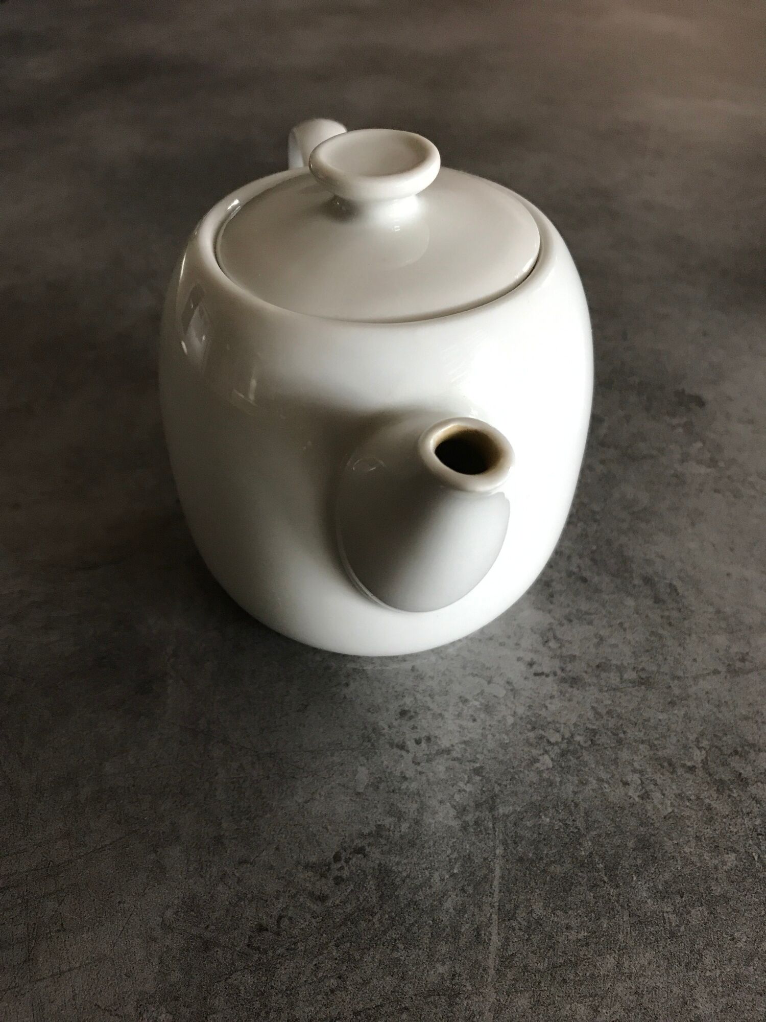 Théière en porcelaine émaillée blanche de Pillivyut  11,5 cm