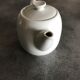 Théière en porcelaine émaillée blanche de Pillivyut  11,5 cm