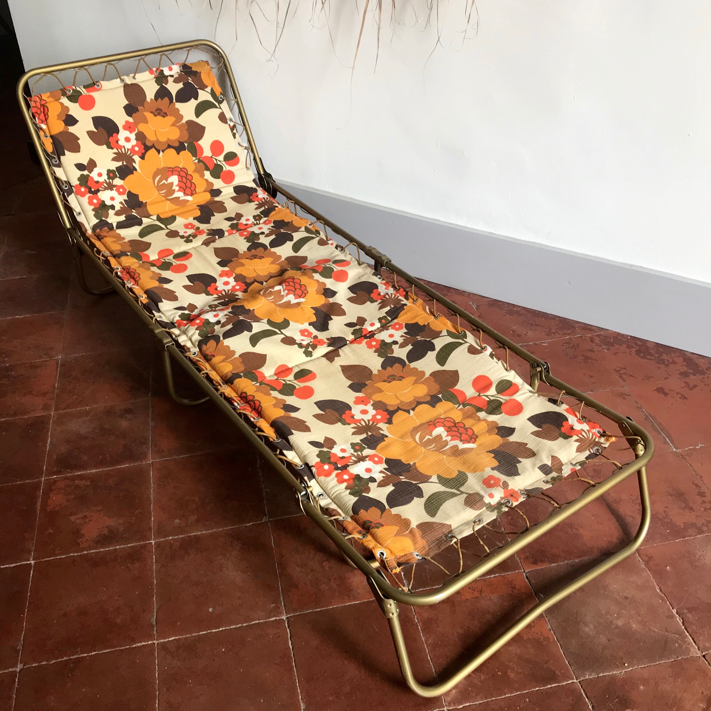 Transat vintage sunbathing