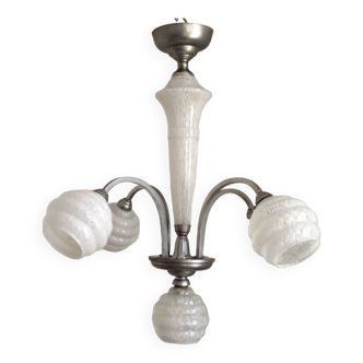 Lustre art déco français en laiton finition argentée à 5 lumières, verre clichy blanc 4456