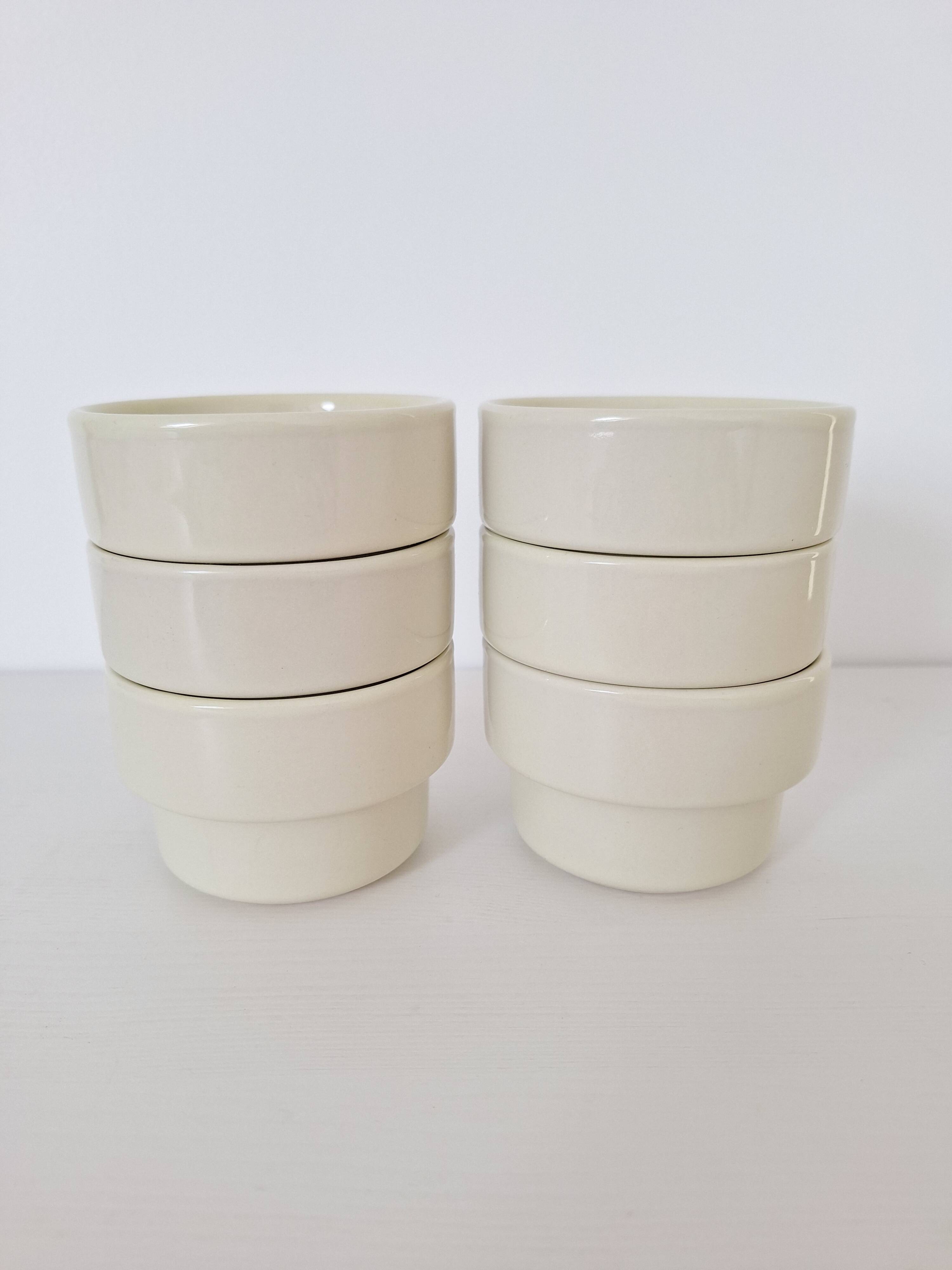 Beige ramekins from the 70s/80s.