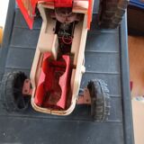 Toy tractor