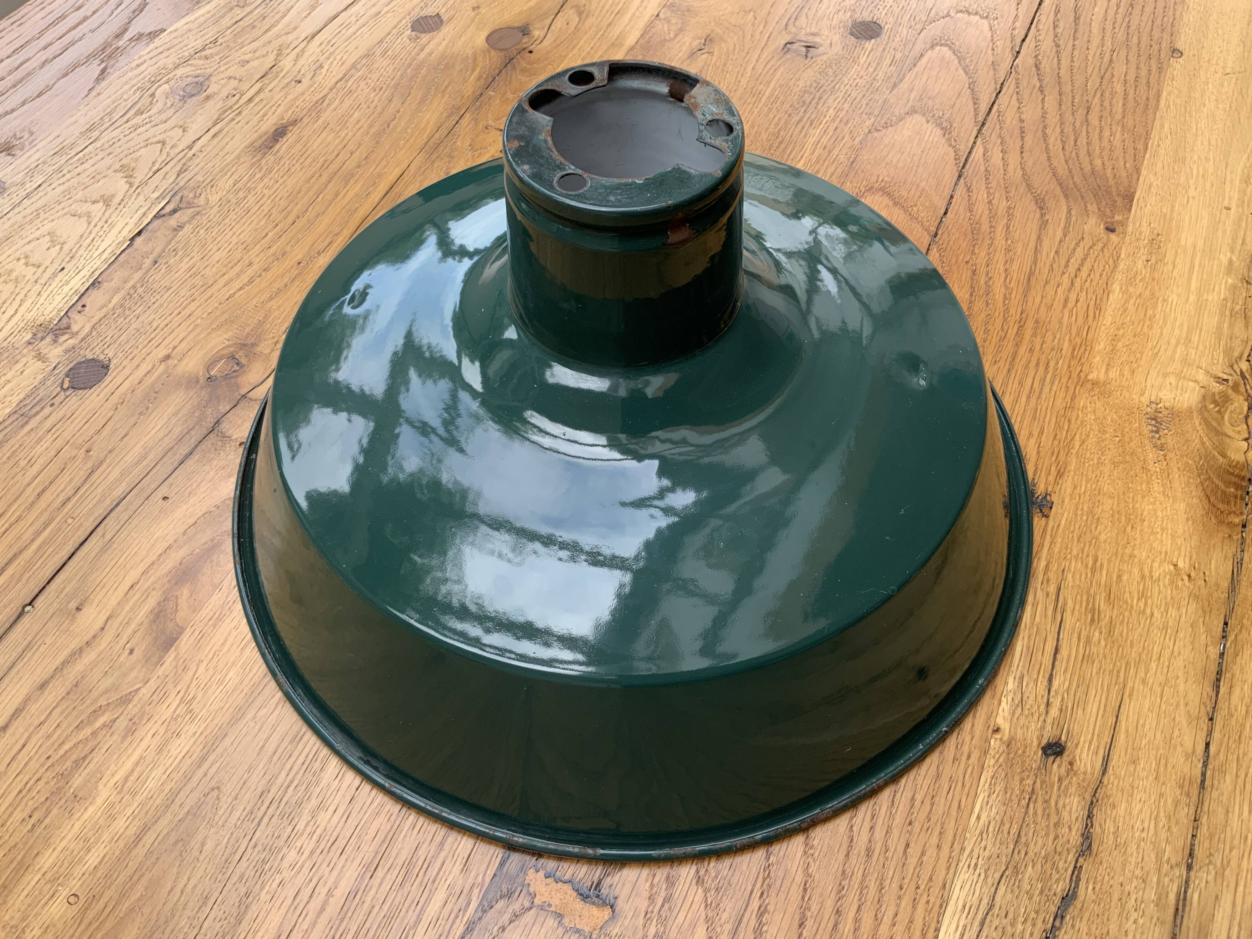 Industrial enamelled metal lampshade