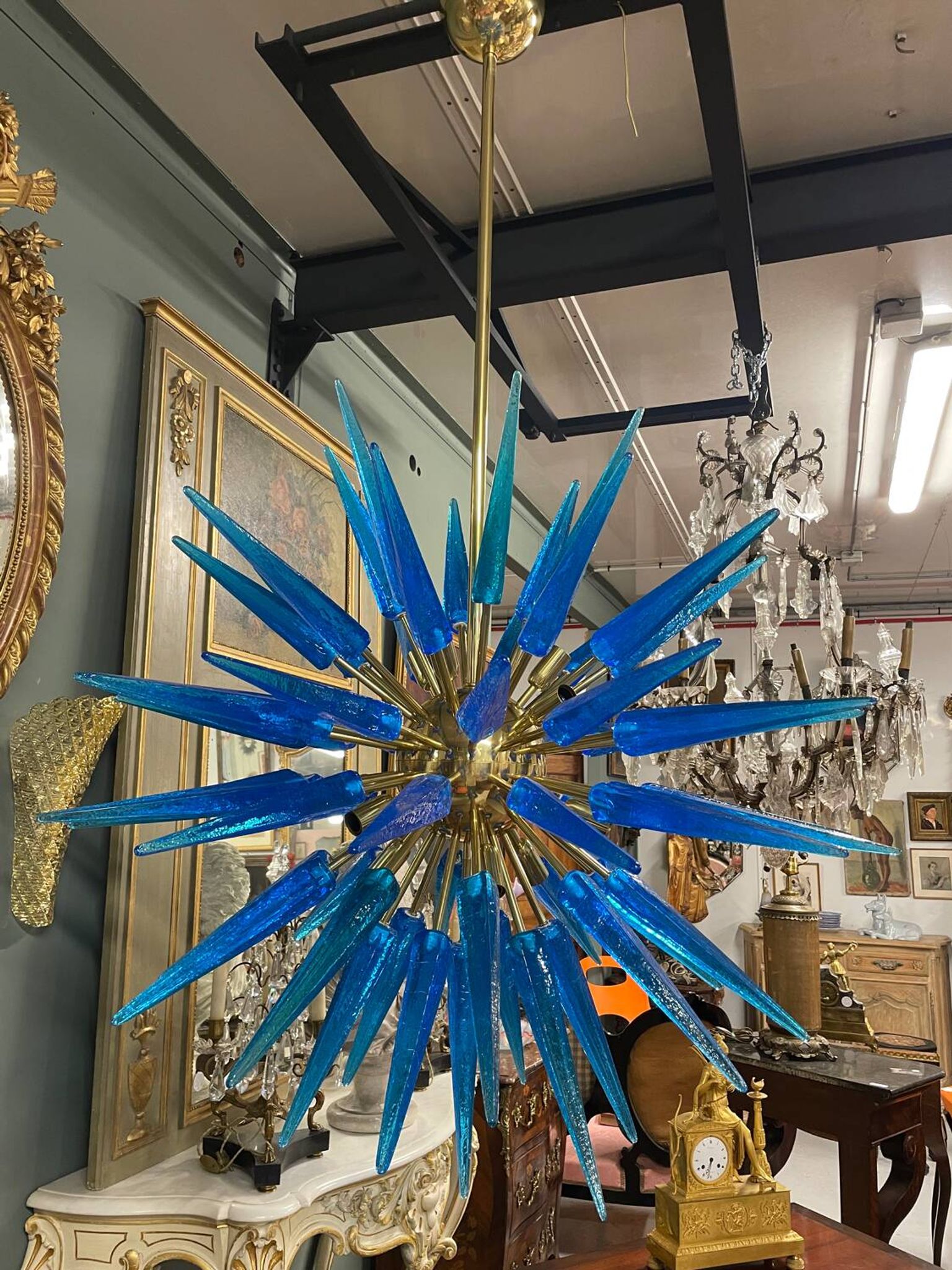Important lustre en verre de murano style spoutnik 12 lumières