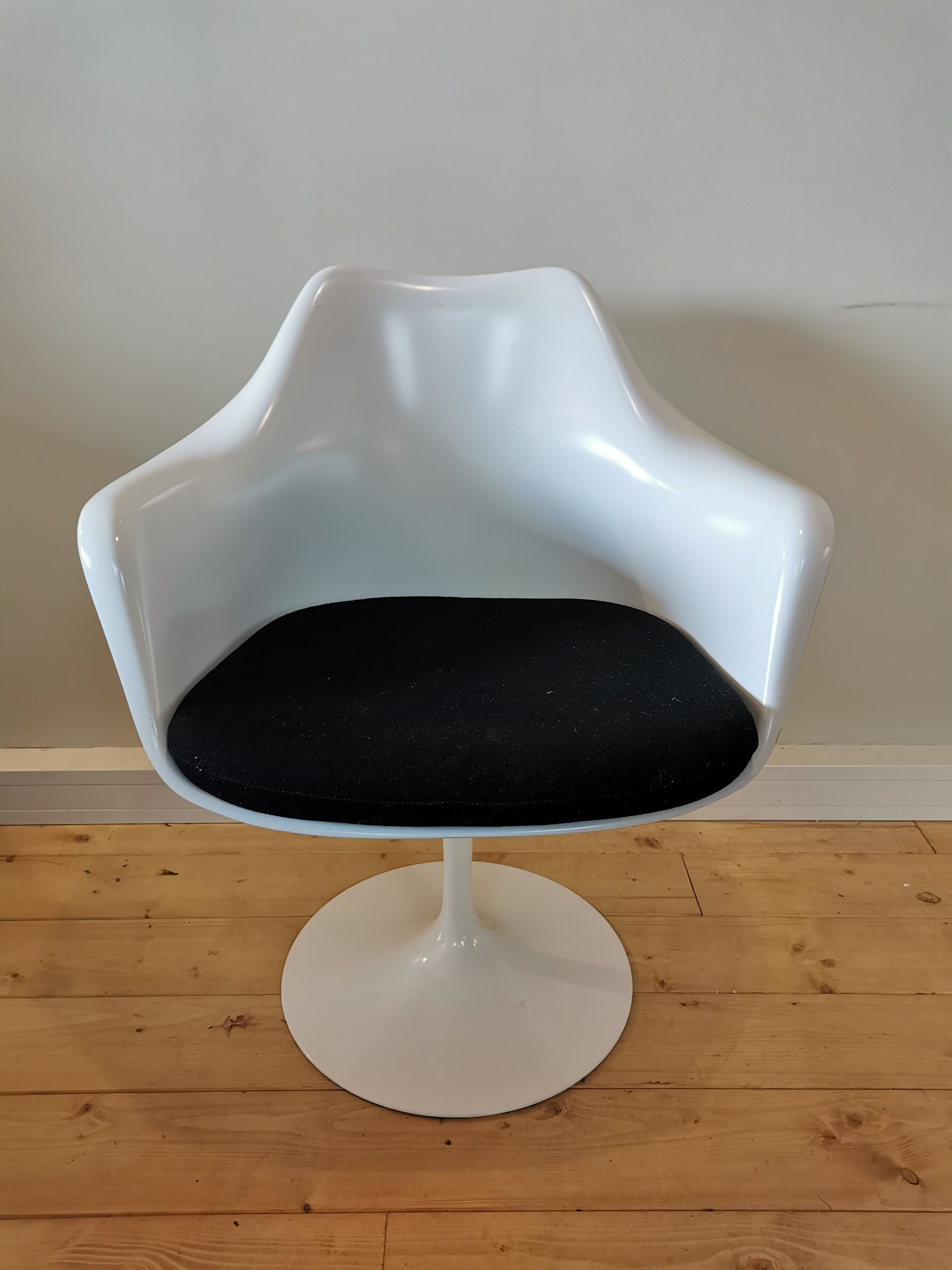 Armchair by Eero Saarineen for Knoll