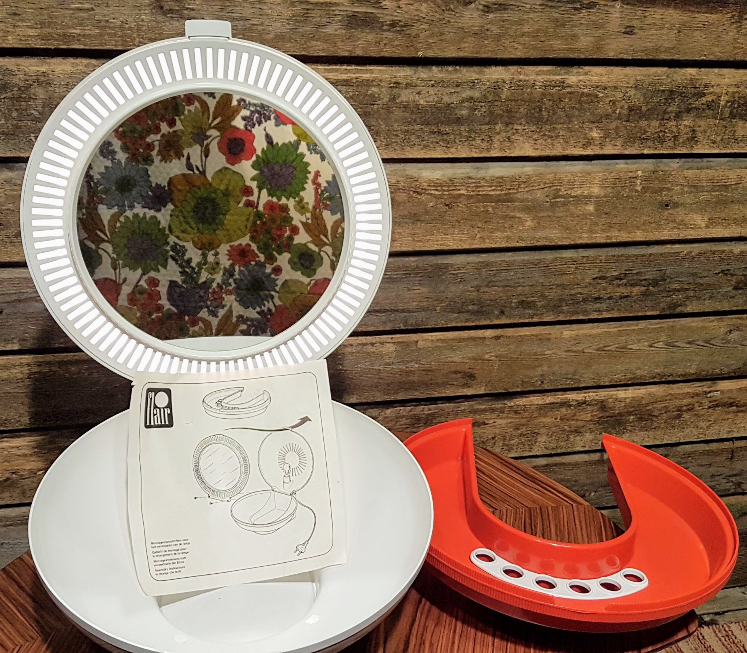 UFO lighting wearable hairdresser brand Flair 1970s